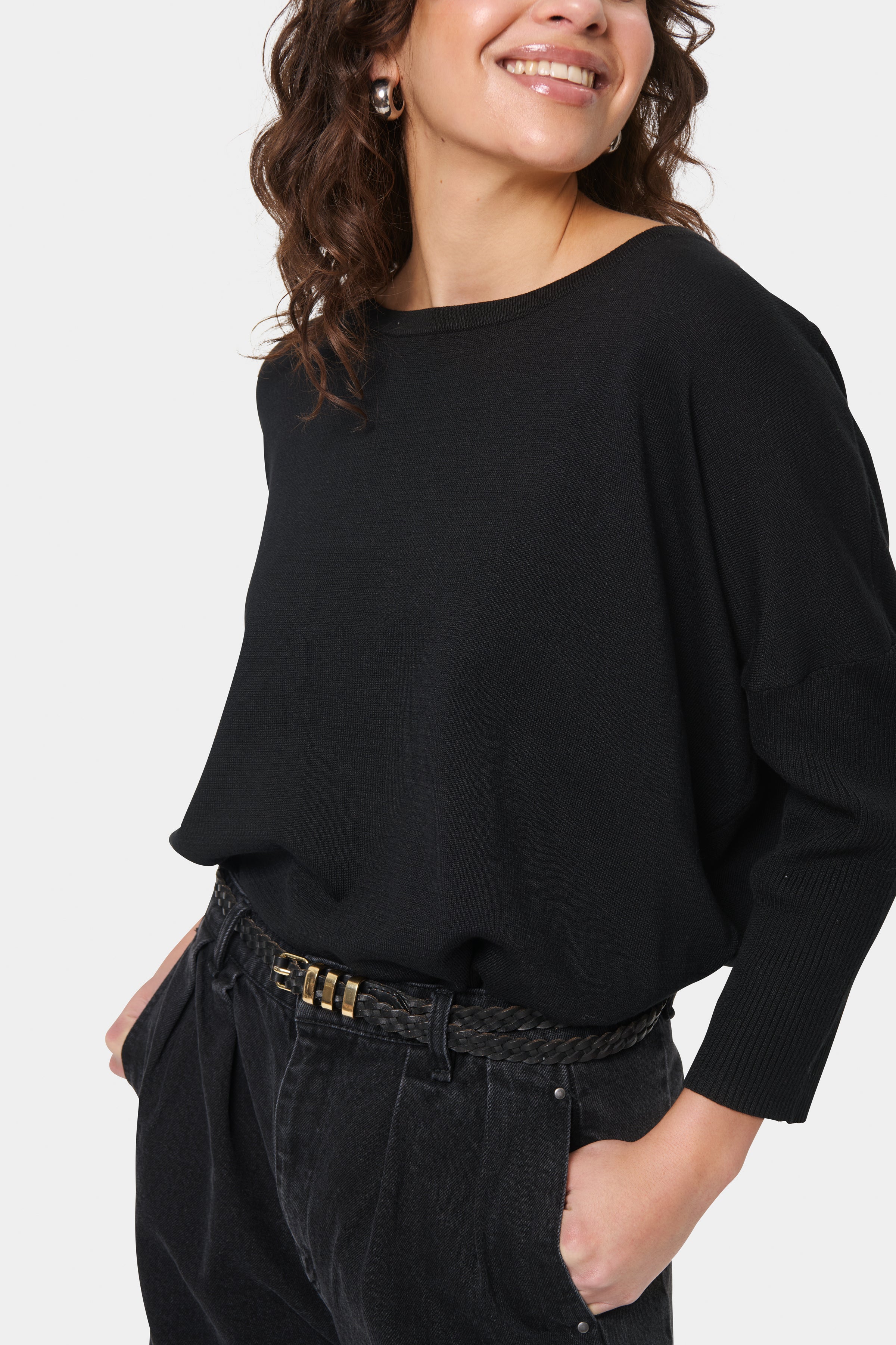 Mila Roundneck Pullover - Black