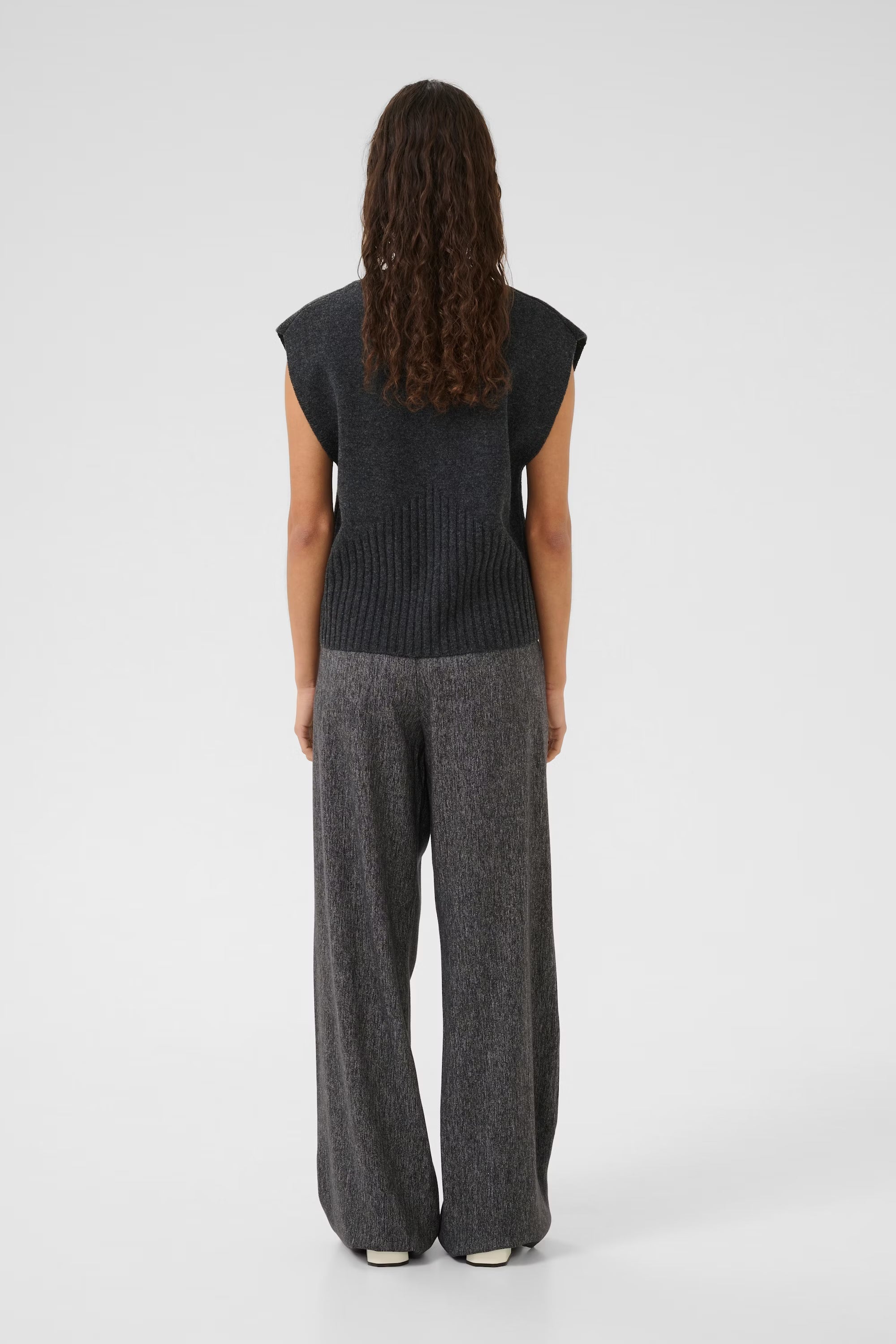 Berenice Vest - Dark Grey