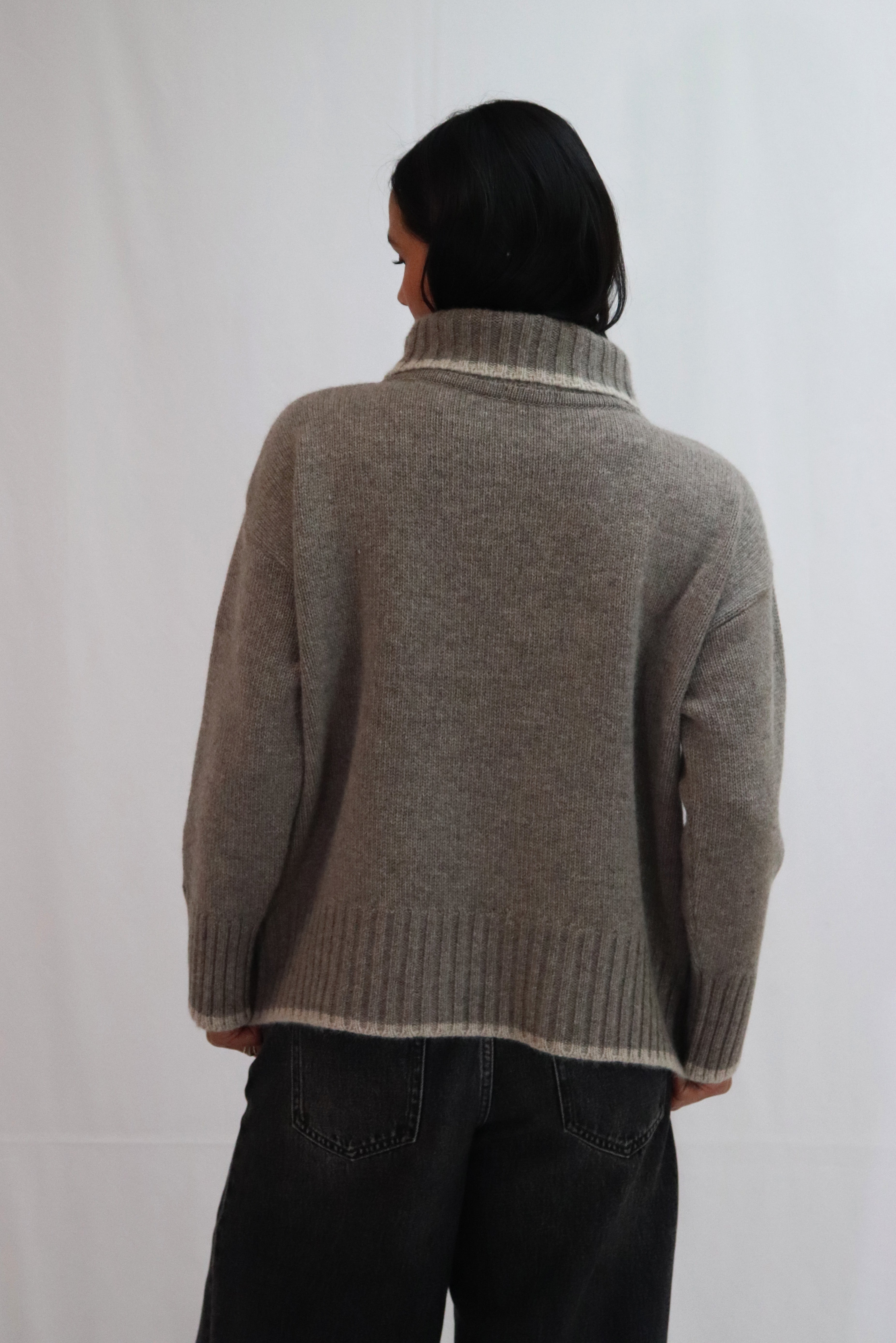 Tatano Dipped Henri Roll Neck - Mocha/Wheat