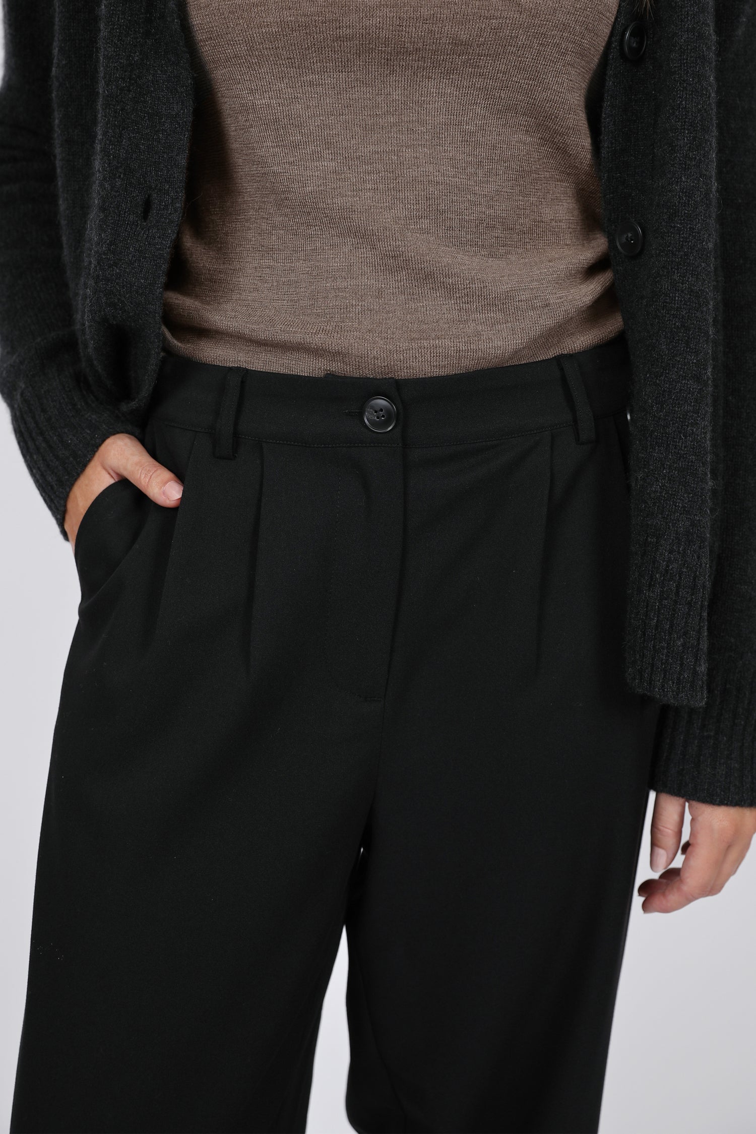 Ligne Tapered Pant - Black