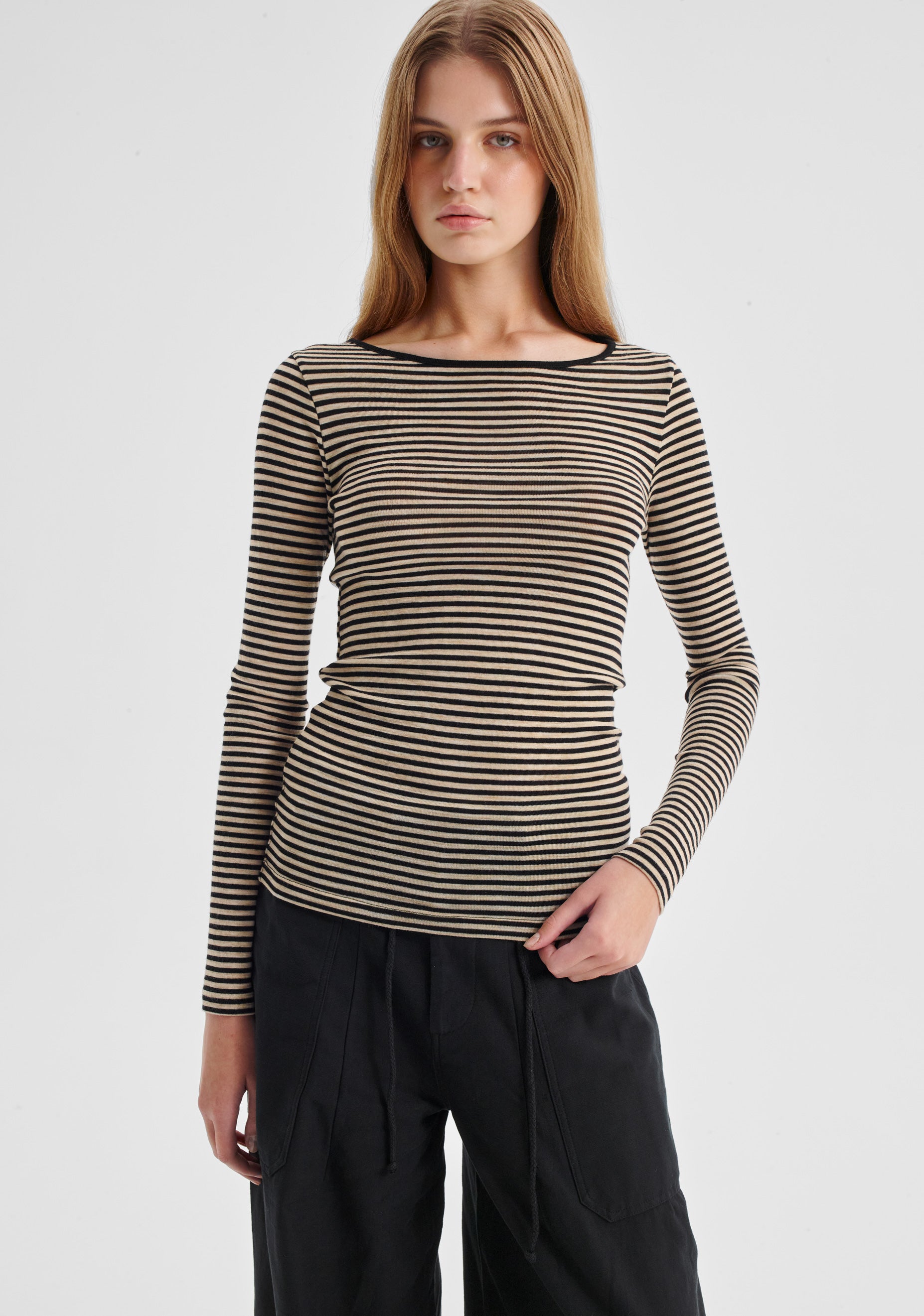 Morri Merino Round Neck - Birch/Black
