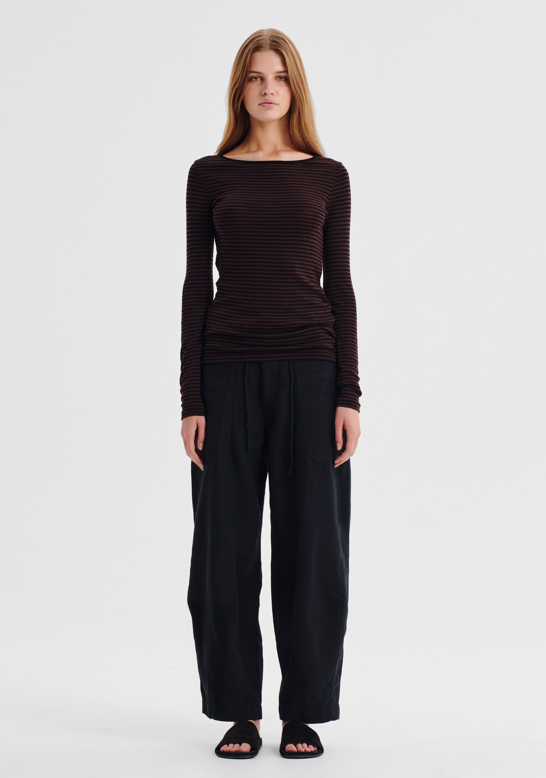 Morri Merino Round Neck - Espresso/Black