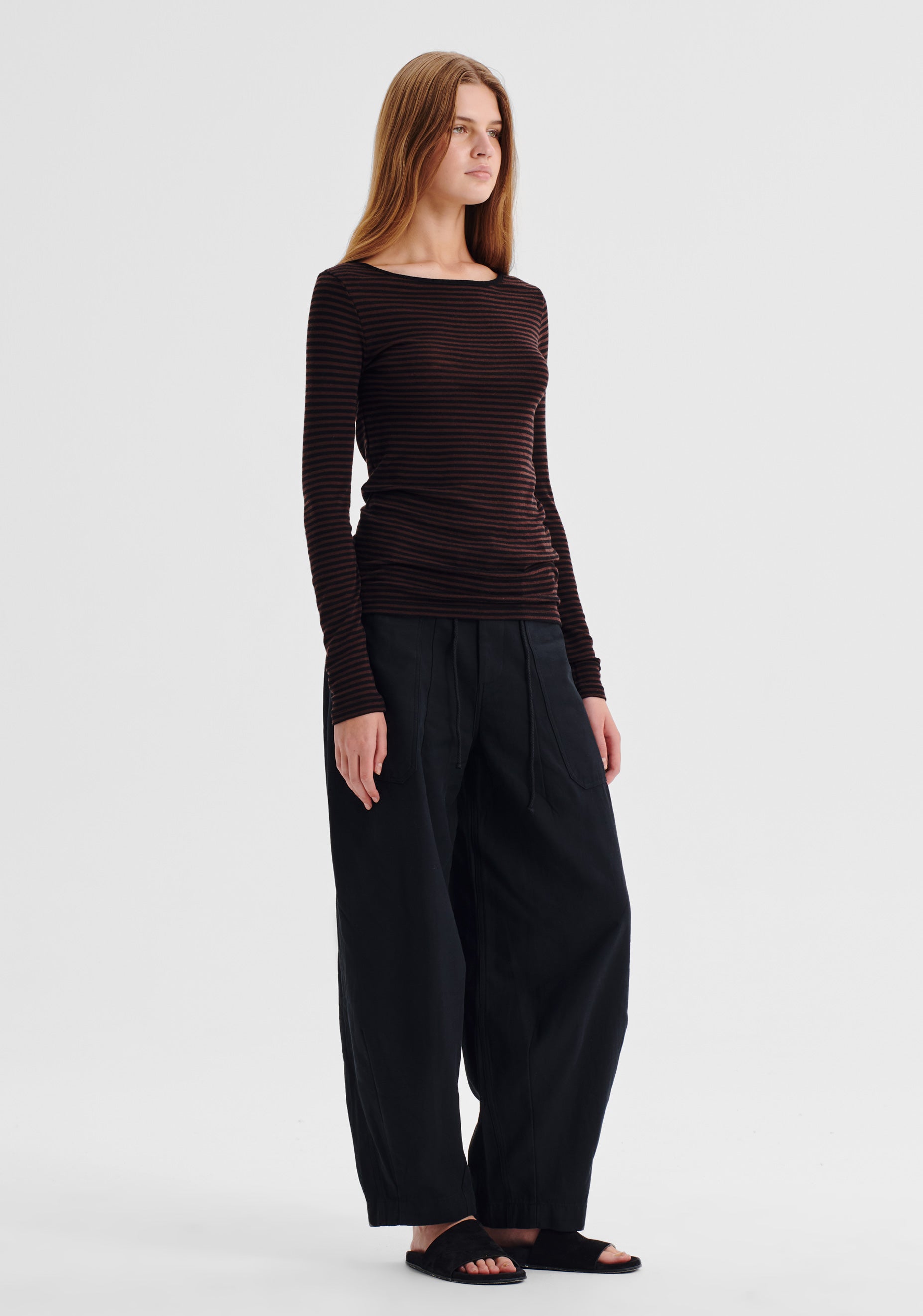 Morri Merino Round Neck - Espresso/Black
