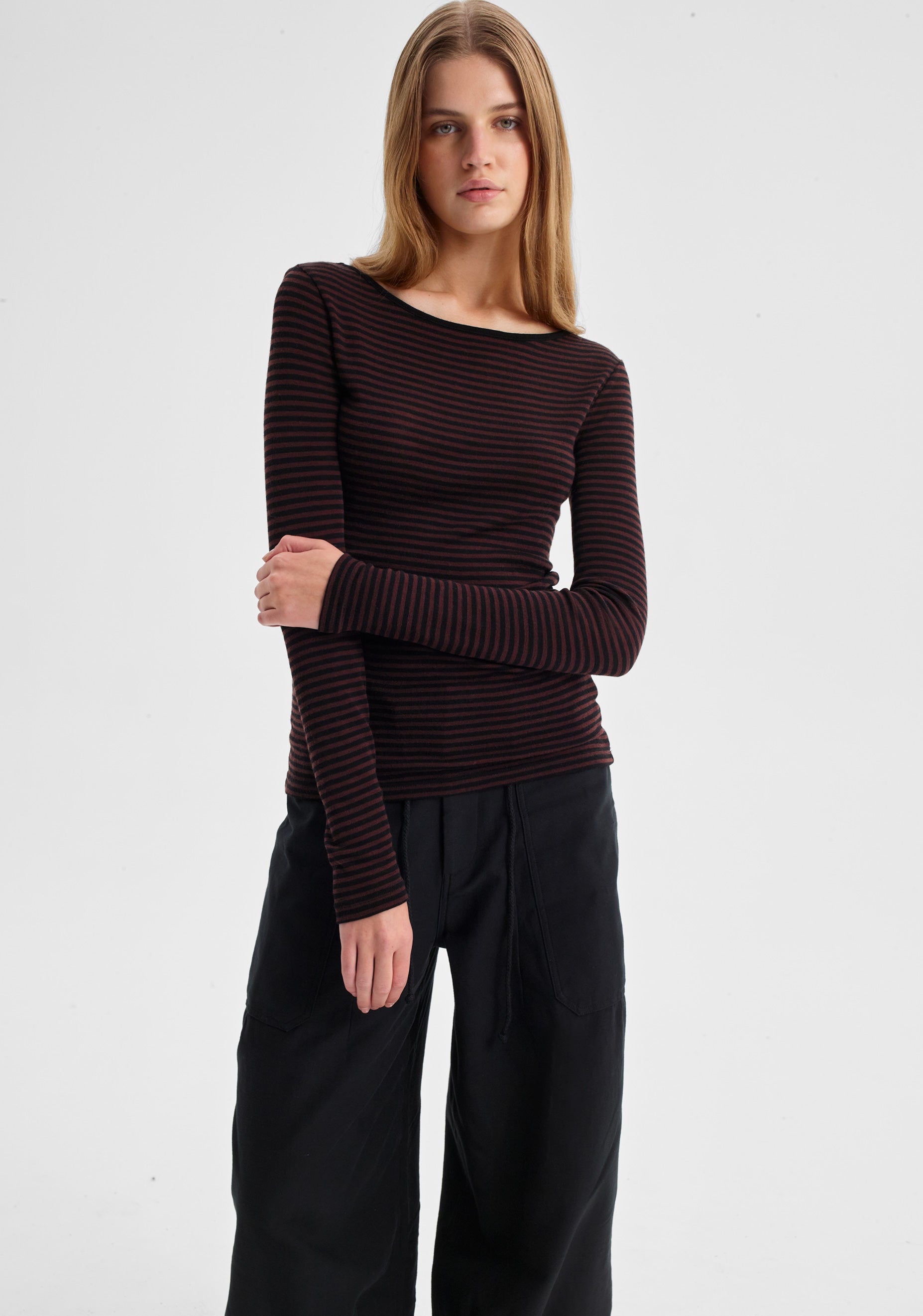 Morri Merino Round Neck - Espresso/Black