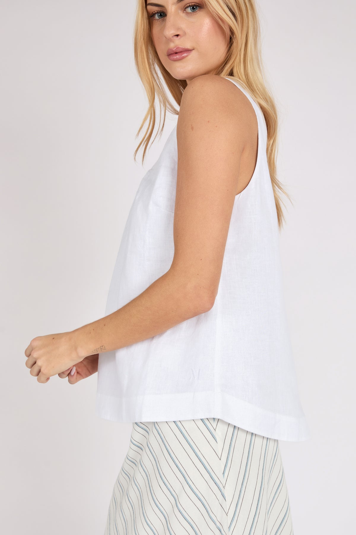 Marlow Riptide Linen Tank - White
