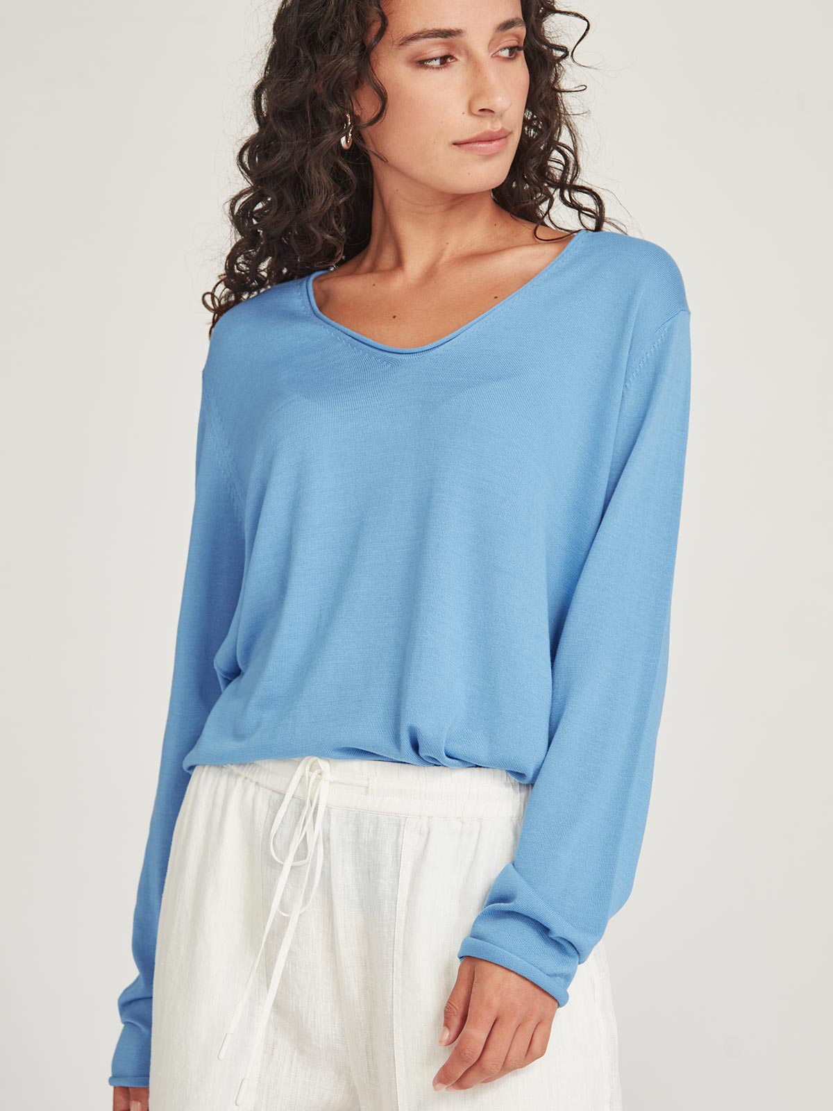 Vinnie V-Neck - Sky Blue