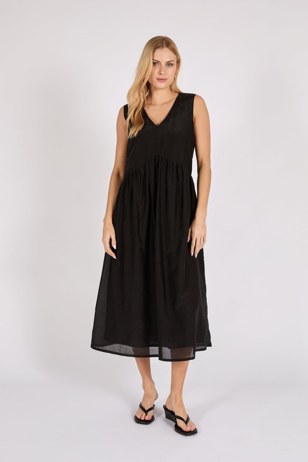 Marlow Swing Midi Dress - Black