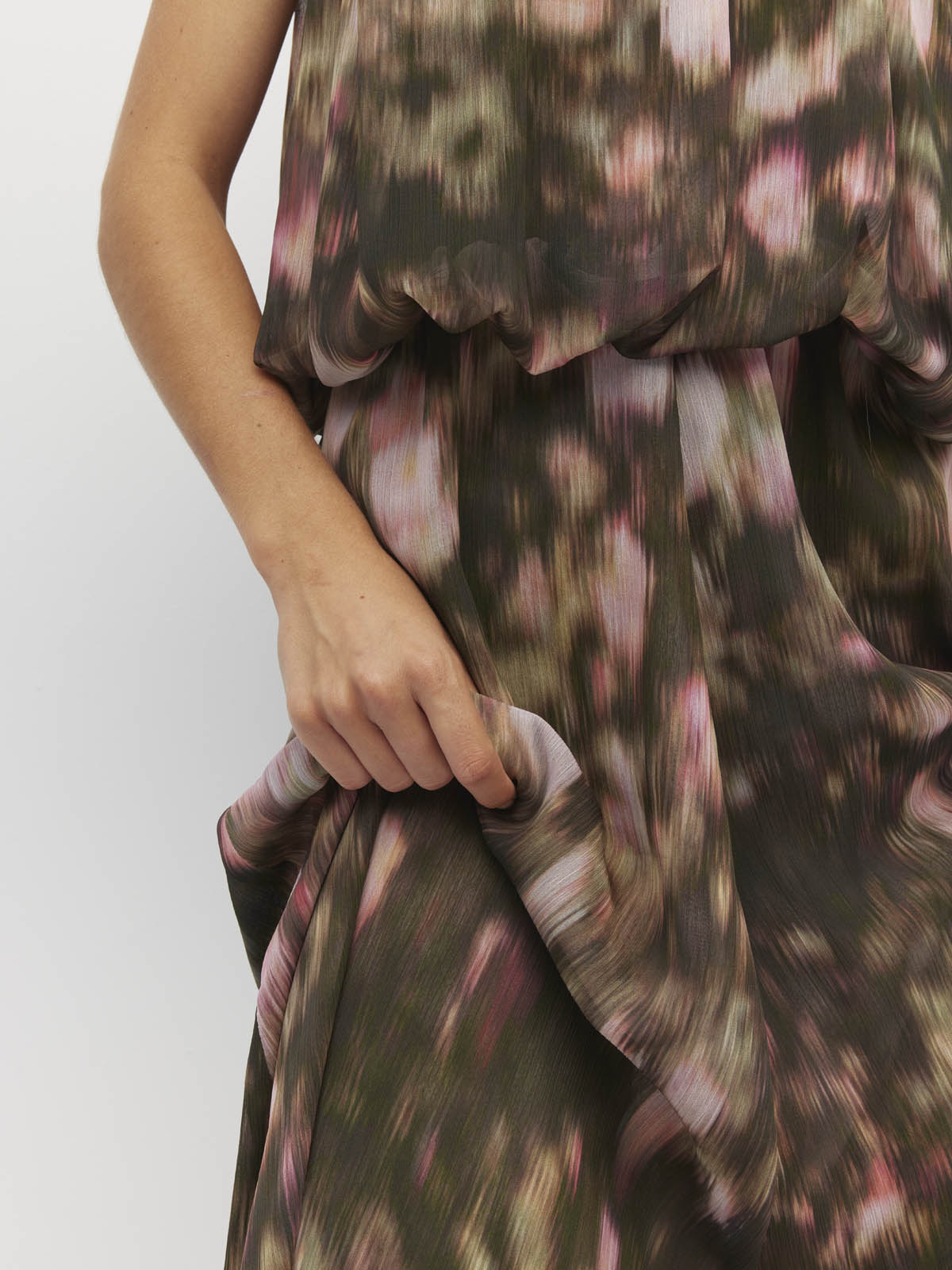 Juliette Hogan Aria Dress (Blush Petals Crush) - Soft Camelia