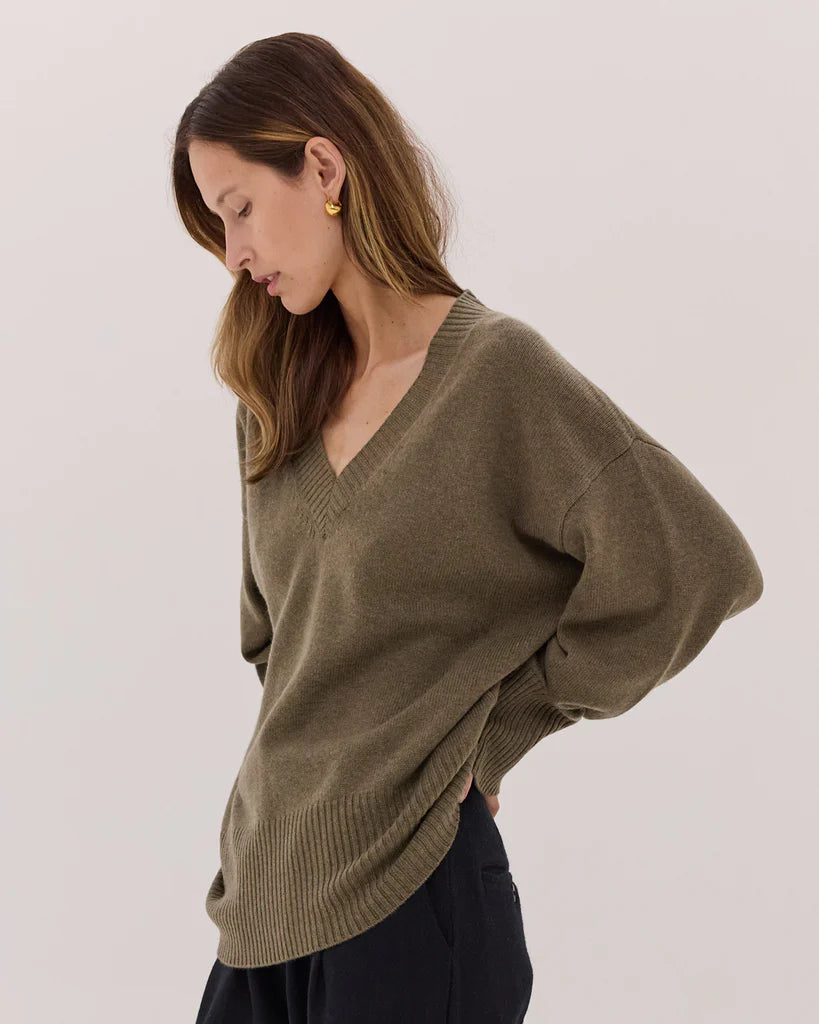 Cloth & Co The Classiv V Jumper - Breen