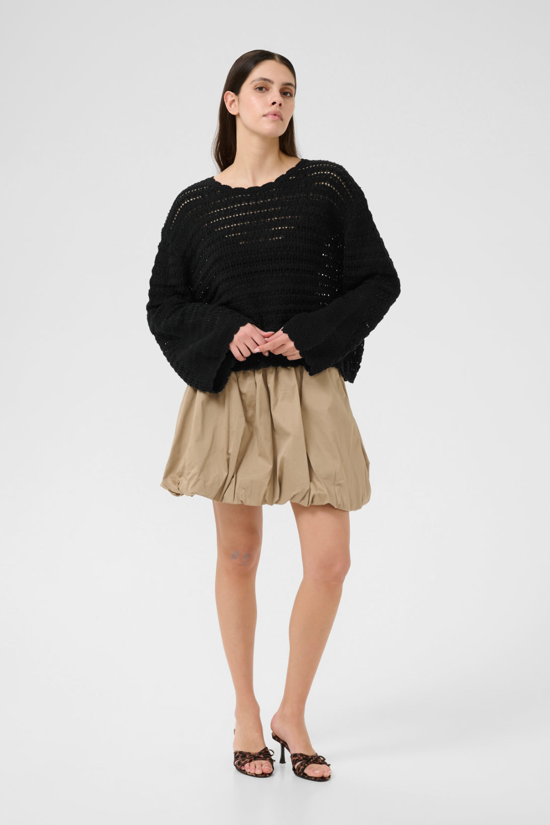 Venus Pullover - Black