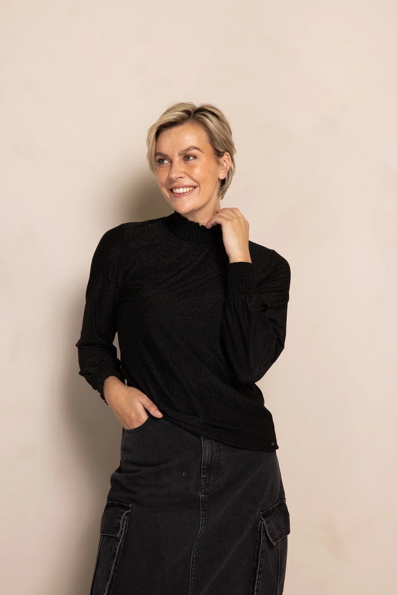 Vezna Top - Black