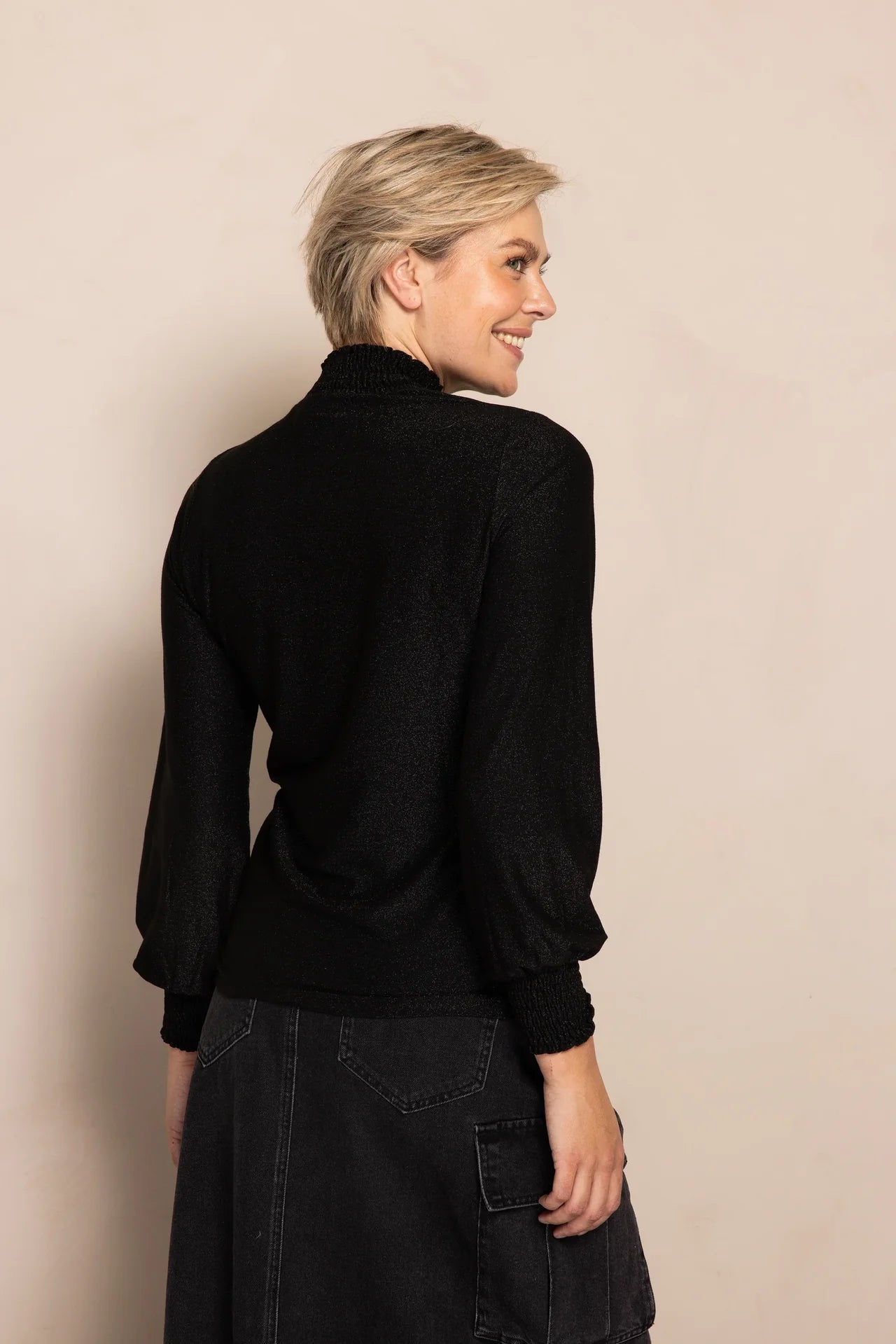 Vezna Top - Black