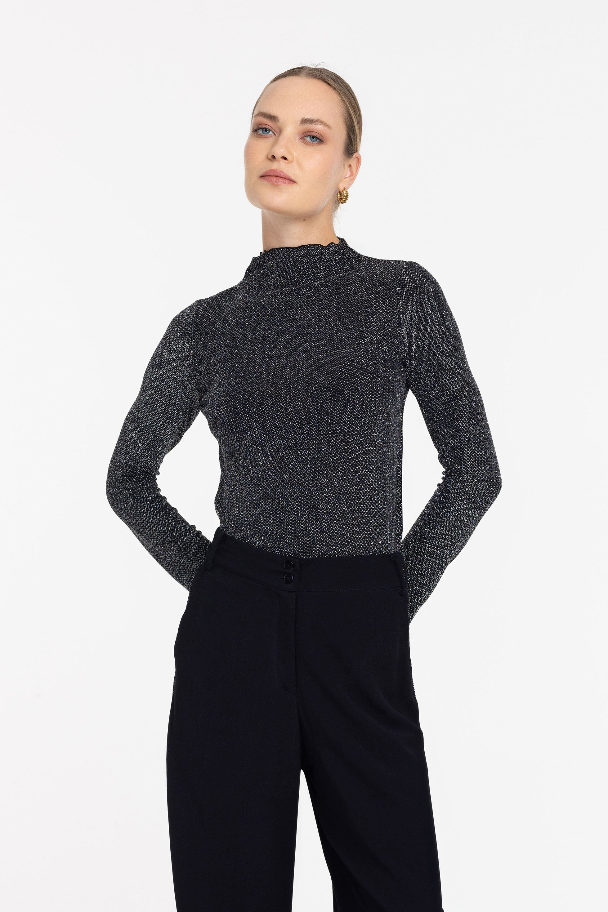 A little Bit More Top - Black/Silver