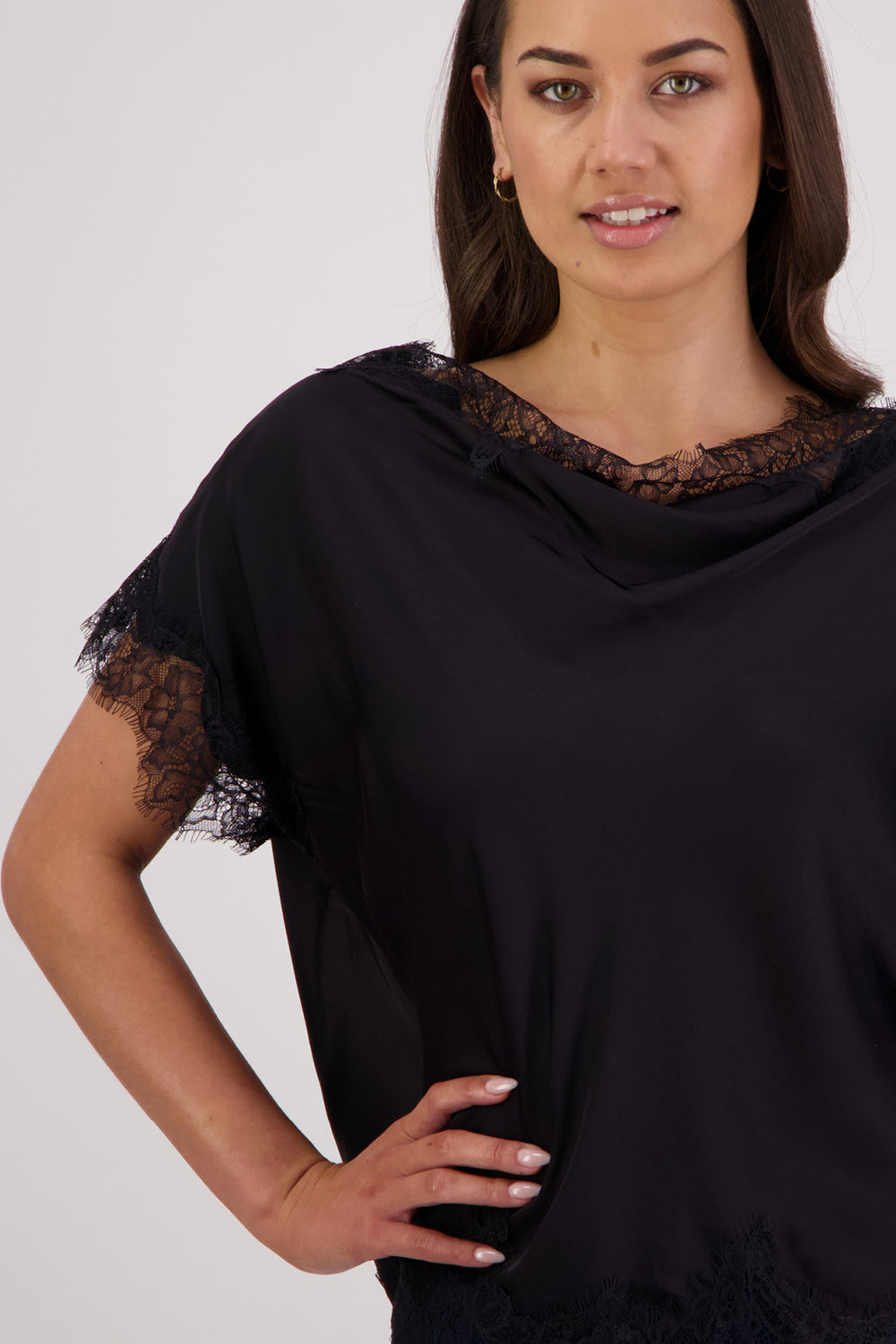 Briarwood Tabby Top - Black/Black Lace