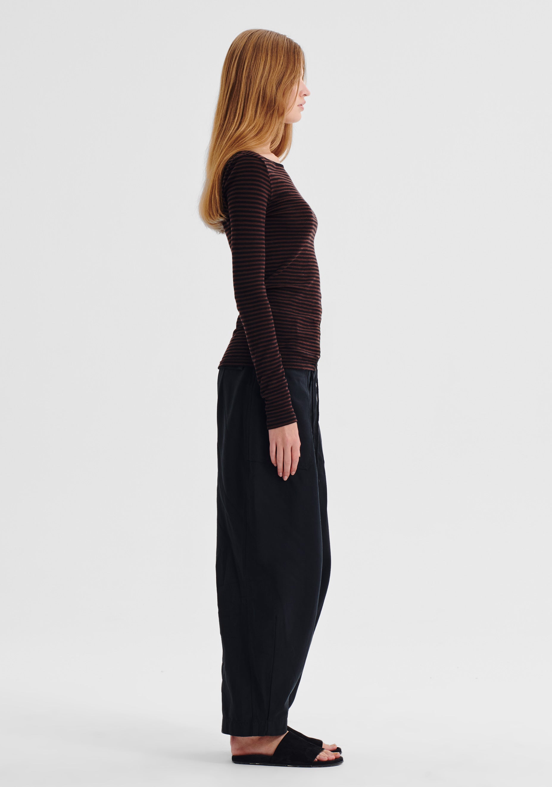 Morri Merino Round Neck - Espresso/Black