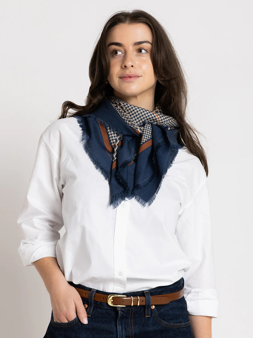 Dark Hampton Sutherland Scarf – Navy & Caramel