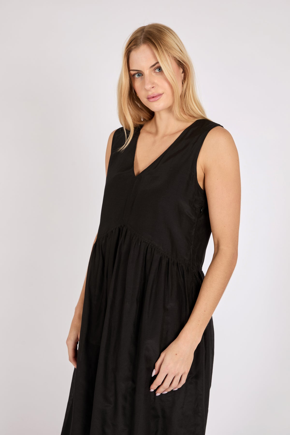 Marlow Swing Midi Dress - Black