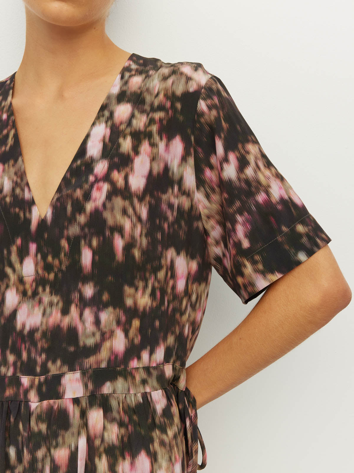 Juliette Hogan Vima Tunic (Blush Petals Silk CDC) - Soft Camelia